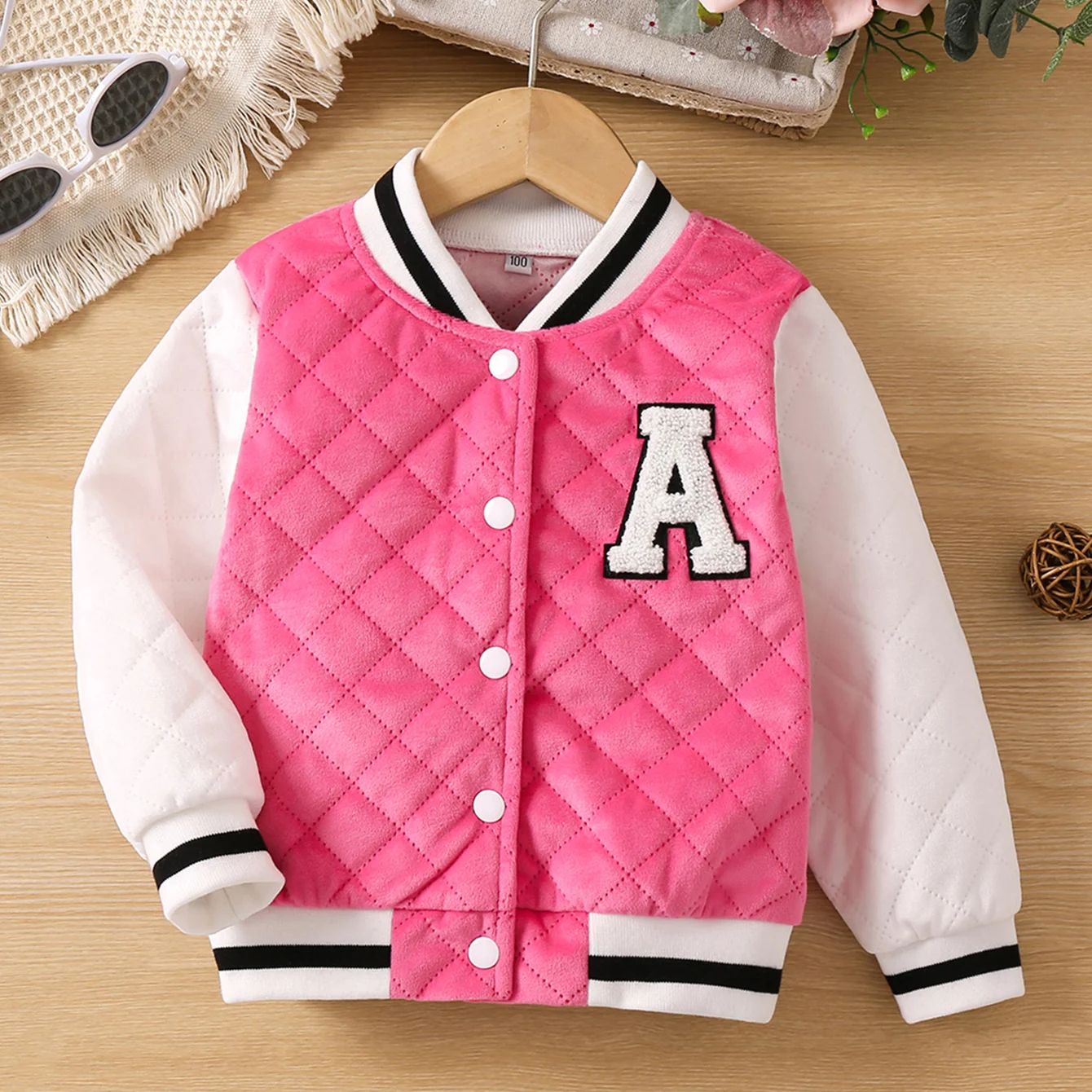 Veste fille style baseball avec un A brodé