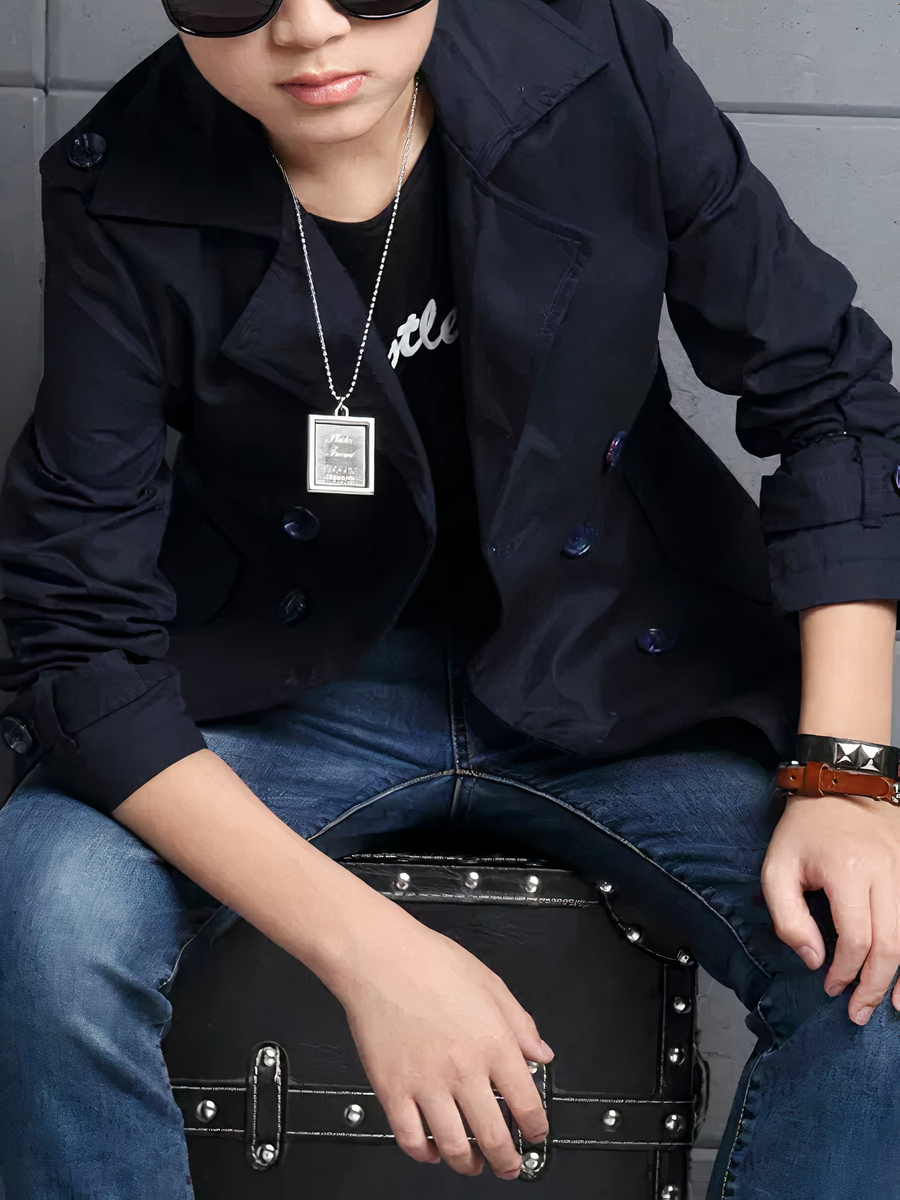 Veste garçon noire et coupe-vent avec boutons et ceinture